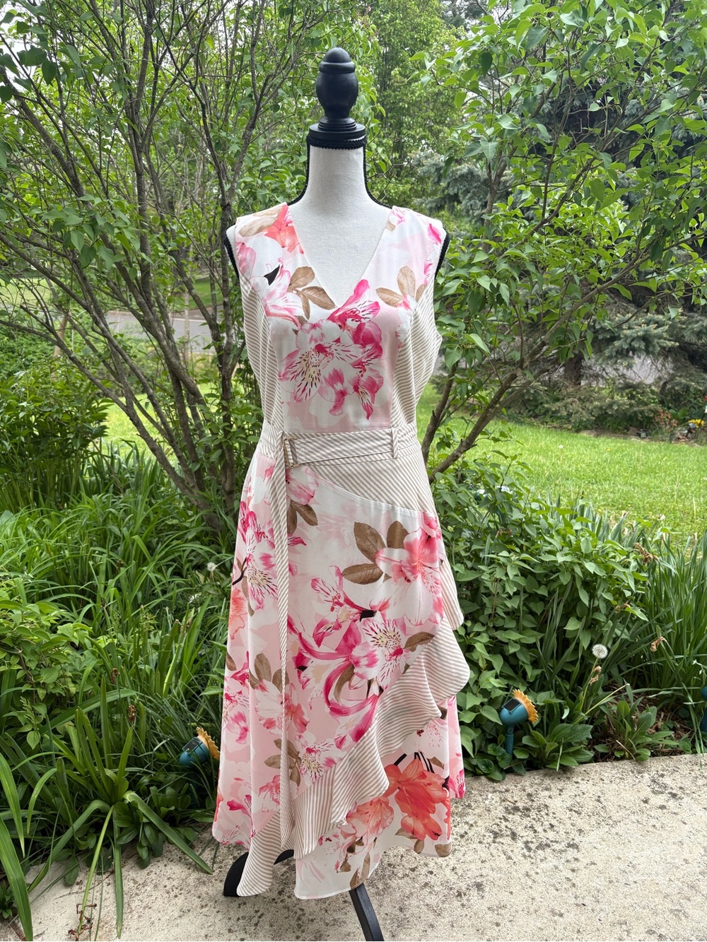 Size 6 Calvin Klein Pink Floral V-Neck Midi Dress